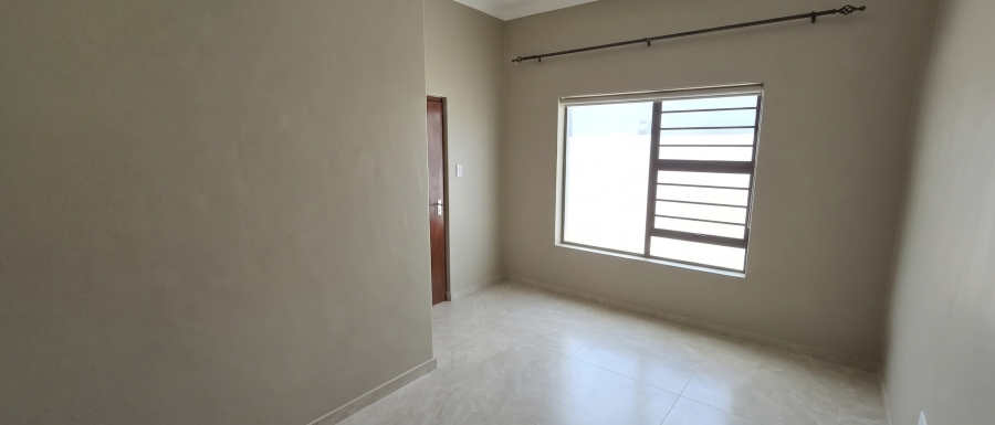 To Let 3 Bedroom Property for Rent in Uitzicht Western Cape